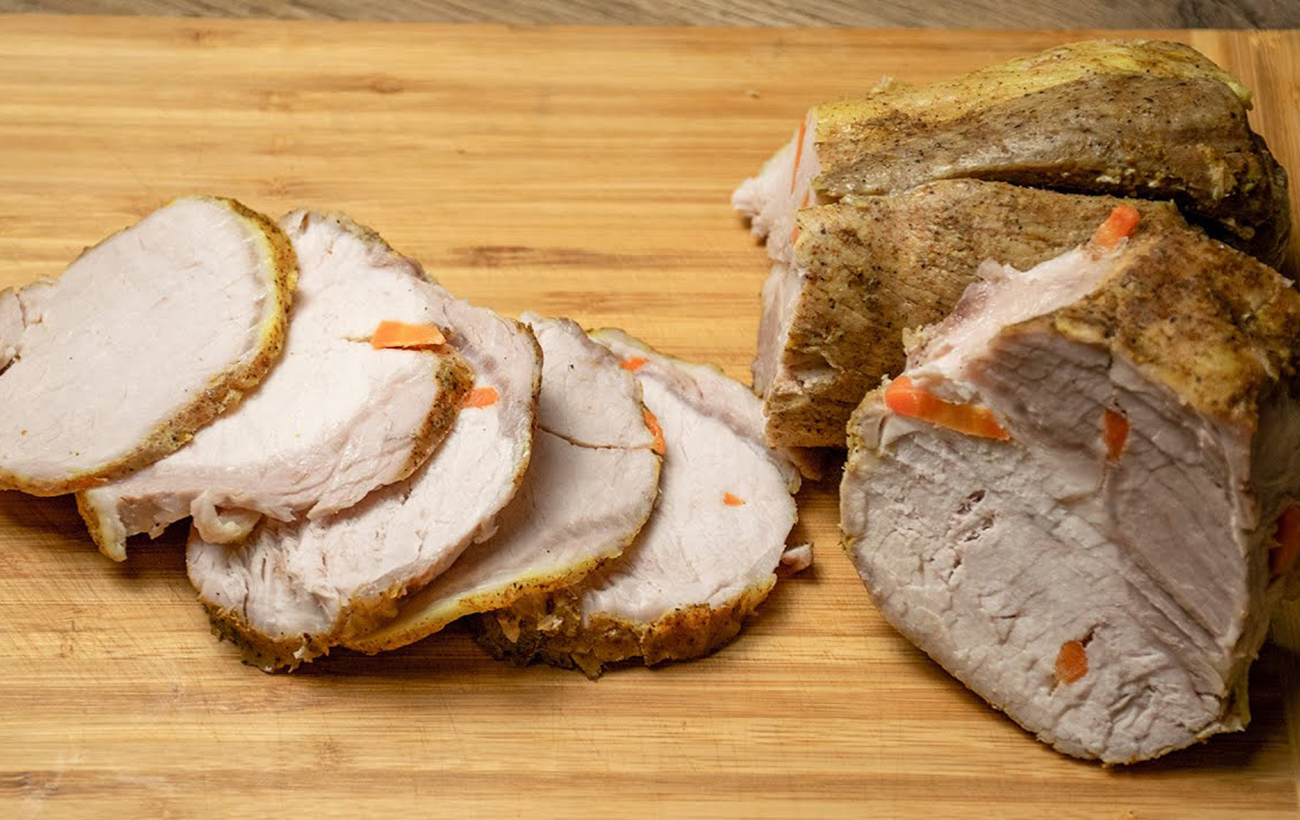 Домашня буженина з часником та прянощами: готуємо неймовірно ніжне м'ясо на Великдень власноруч